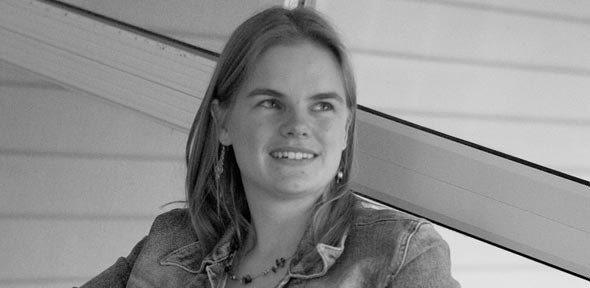 Ellen Nisbet (Senior Research Associate)